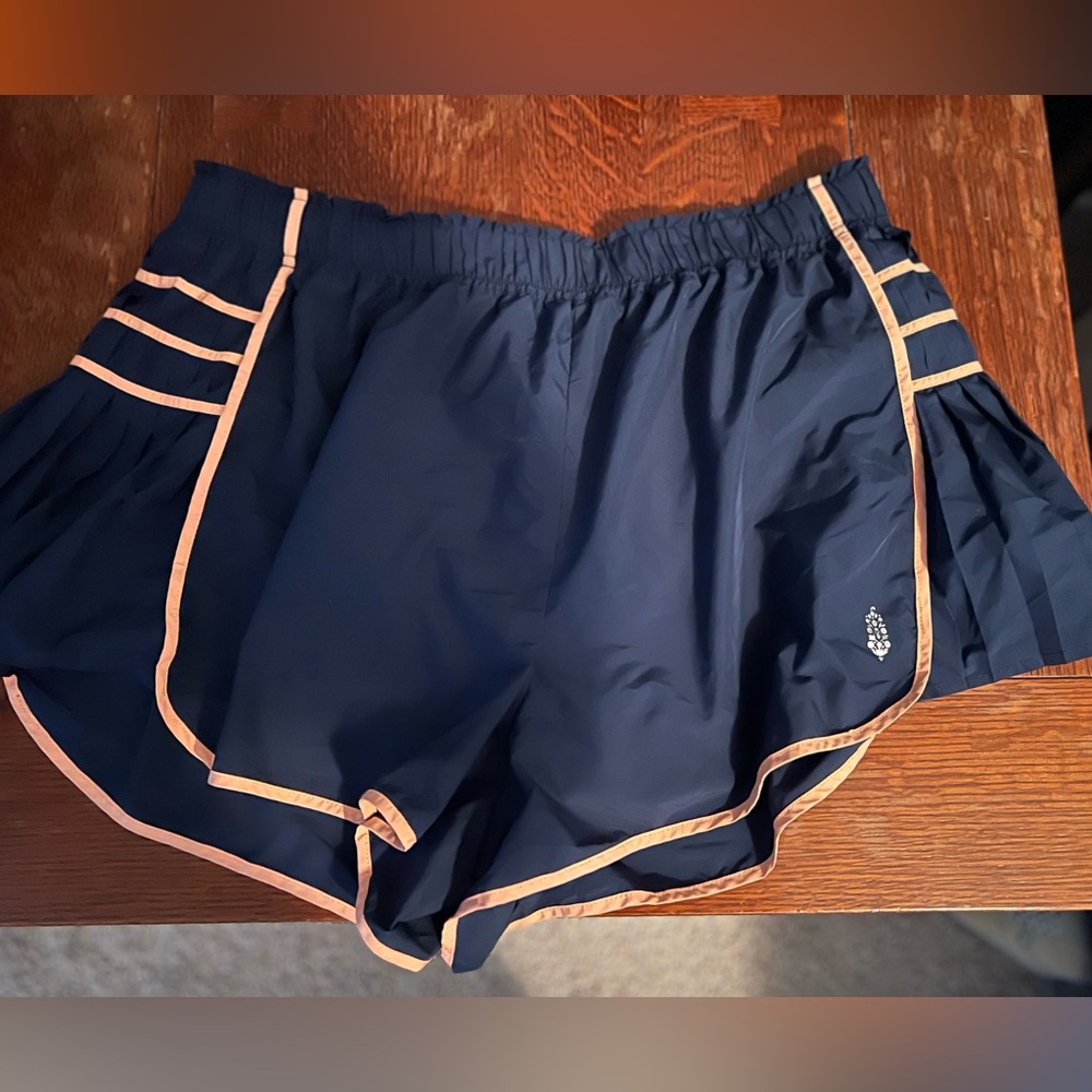 Free people movement workout shorts, XL